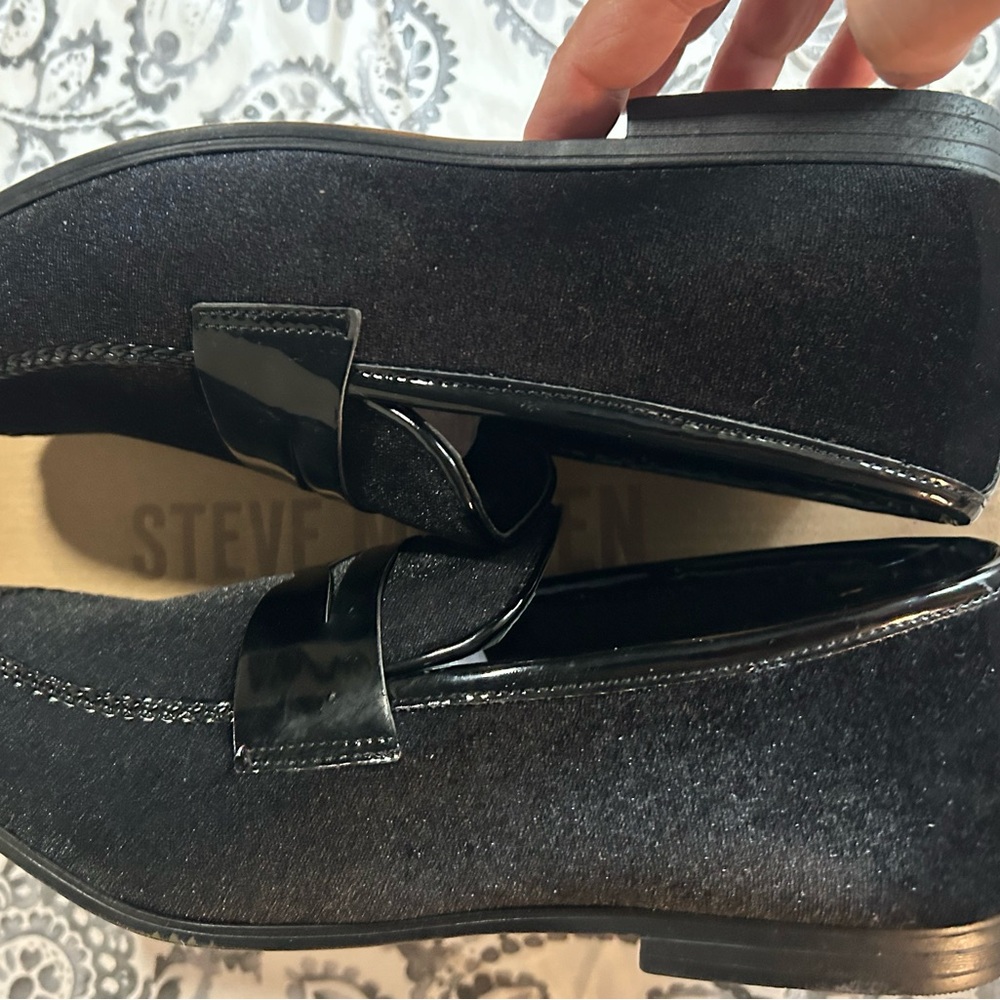 Steve Madden Black Velvet Slip-On Loafers NIB
Tuxedo Collection - Picture 3 of 5